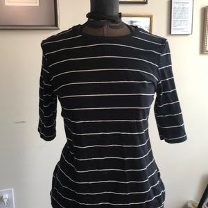 Black &white striped cropped sleeve T